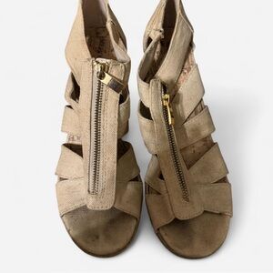 Stylish Tan Wedged Sandals with Zipper Detail